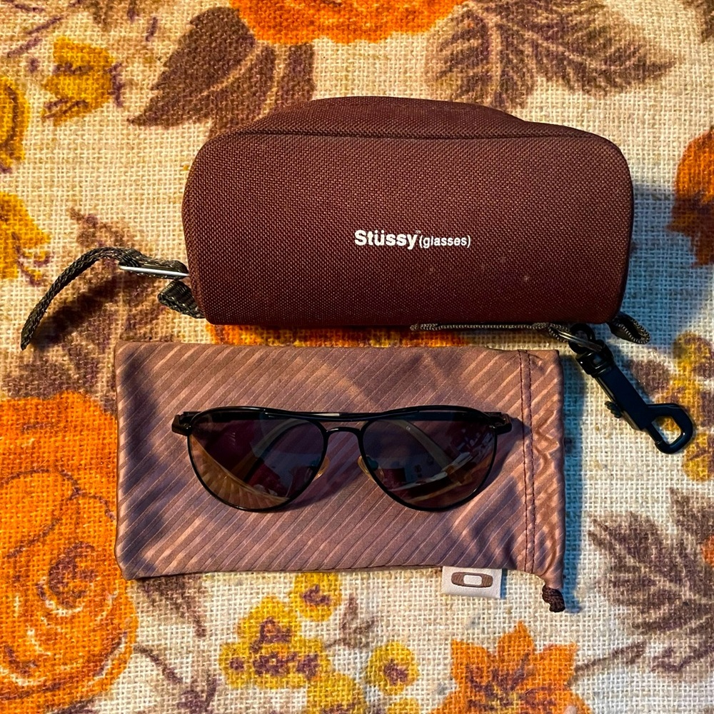Stüssy Aviator Sunglasses w/case